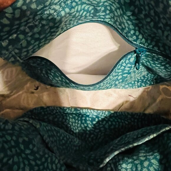 Fossil Key-Per Shoulder/Tote Purse-Teal/Navy Shopper-14" x 12" x 3 1/2"- Leather - Picture 12 of 16